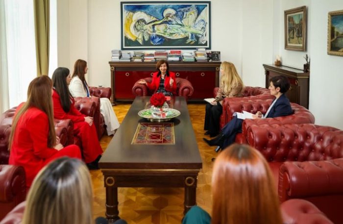 Сиљановска-Давкова разговараше со претставнички на Women in Tech-Macedonia