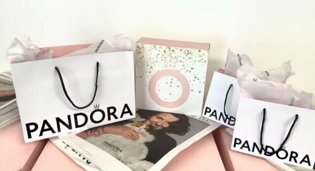 Pandora очекува забавување на продажбата во 2026 година, го запира откупот на акции