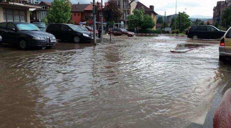 Вонредна ситуација: Кичево побара помош од армијата и од приватни компании