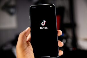 Албанија ја укина забраната за TikTok