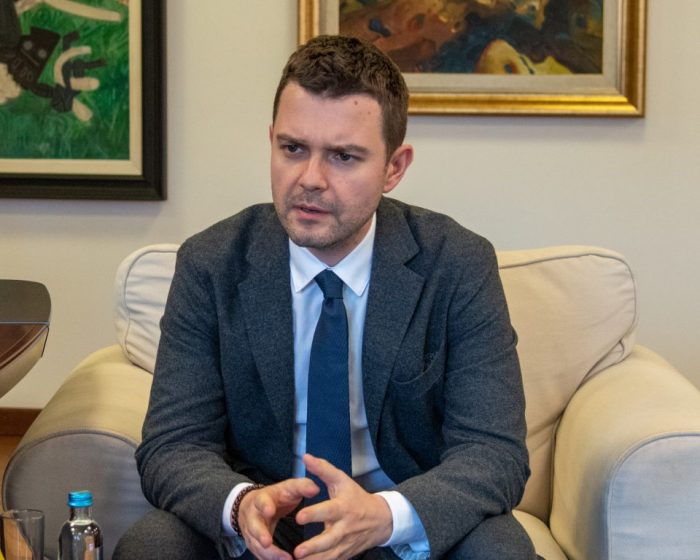 МУЦУНСКИ ВО ТИРАНА: На министерскиот состанок ќе се разговара за актуелните инфраструктурни проекти долж Коридор 8