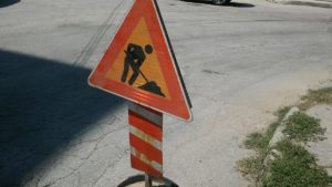 Поради реконструкција од утре времен сообраќаен режим на две улици во Гостивар