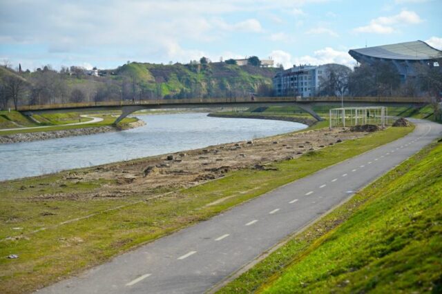 Орце најави дека кејот на Вардар добива нова градска плажа