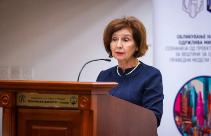 Сиљановска-Давкова: „Извозот на мозоци“ остава длабоки лузни