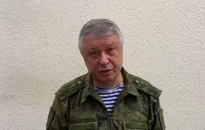 НАПАЃАЧОТ СЕ ПРЕТСТАВИЛ КАКО ДОСТАВУВАЧ: Руските медиуми објавија детали за нападот на генералот