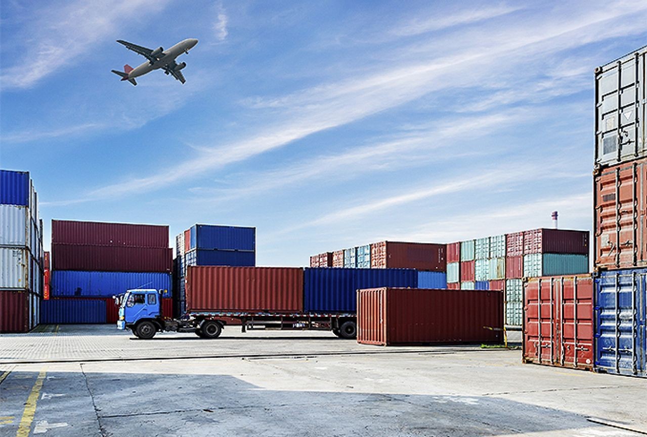 СЕ ПРОДЛАБОЧУВА „ДУПКАТА“ МЕЃУ ИЗВОЗОТ И УВОЗОТ - ДЗС со најнови бројки за вкупната трговска размена за  2025 година