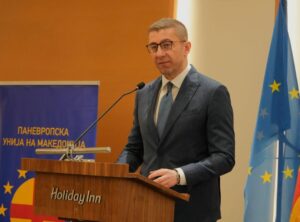 Мицкоски: Македонскиот народ ја бранел вратата на Европа со векови, но никогаш не коленичел