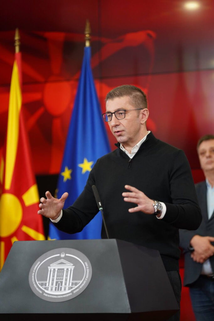 Мицкоски: Околу 11.000 административци ќе земат покачување на платите од скоро 40% до 2028 година