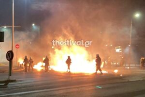 Хаос во Солун: Полицијата уапси 313 лица во рација на универзитетски кампус