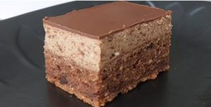 (Рецепт) Посно чудо од колач и е лесно за правење, толку кремасто што се топи во уста!