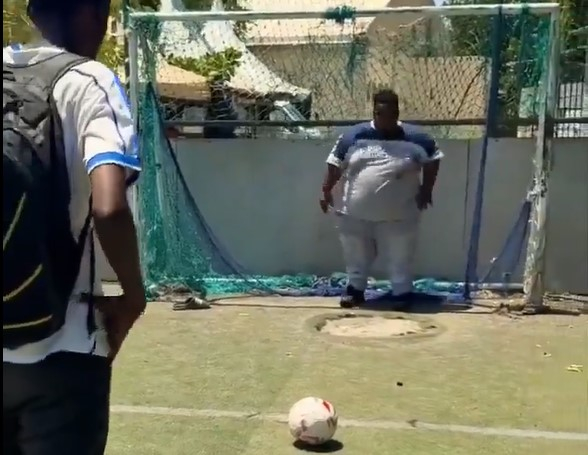 Дебел голман ти е права ствар