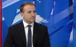 Стојаноски: Предложени измени на закон со кои платите на функционерите се намалуваат за 10–13 илјади денари, средствата остануваат за граѓаните