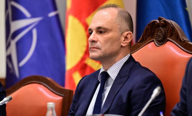 Филипче до Вајц: Политиките на власта ја оддалечуваат Македонија од европскиот пат