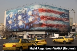 Раскрсница во Техеран во служба на воинствена пропаганда