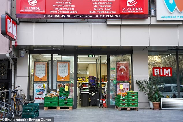 Британец купува авионска карта до Турција за еден ден, само за да испазари намирници — излегува поевтино отколку во Англија