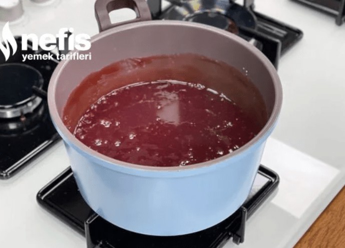 Турски специјалитет: Неодоливи ролнички со кокос и вишни што ќе ве освојат со првиот залак