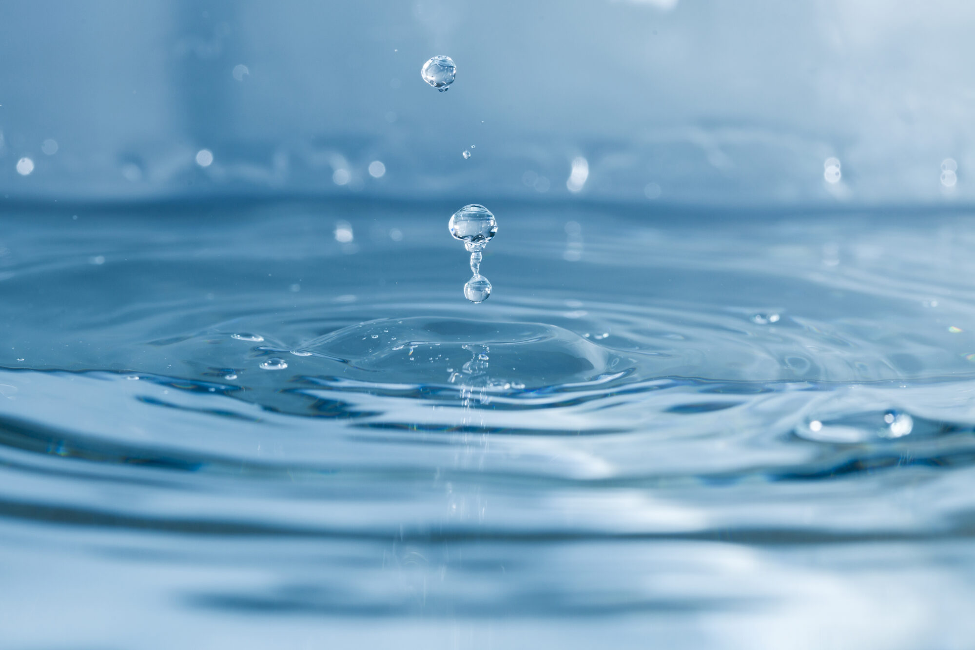 ЗНАЦИ ДЕКА НЕ ПИЕМЕ ДОВОЛНО ВОДА, А ЧЕСТО ГИ ИГНОРИРАМЕ