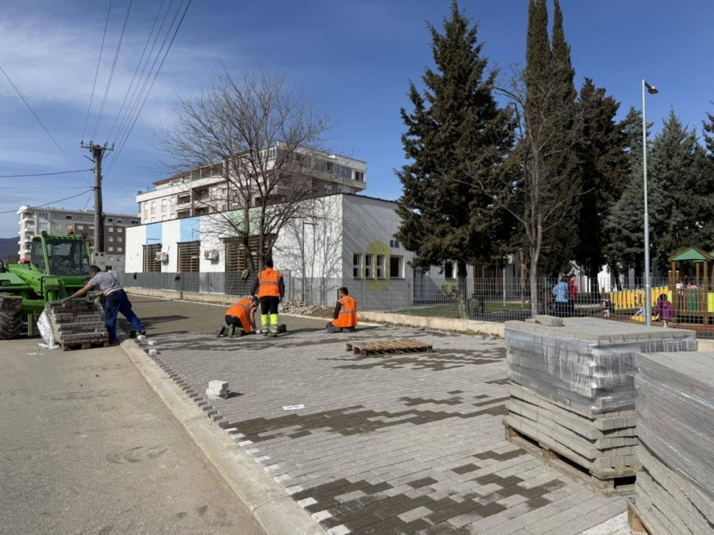 Во тек партерно уредување околу Детската градинка „Сончогледи“