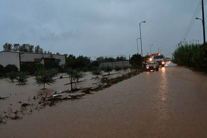 Поплави во делови на северна и западна Грција, но и на островите Крф, Хиос и Лезбос