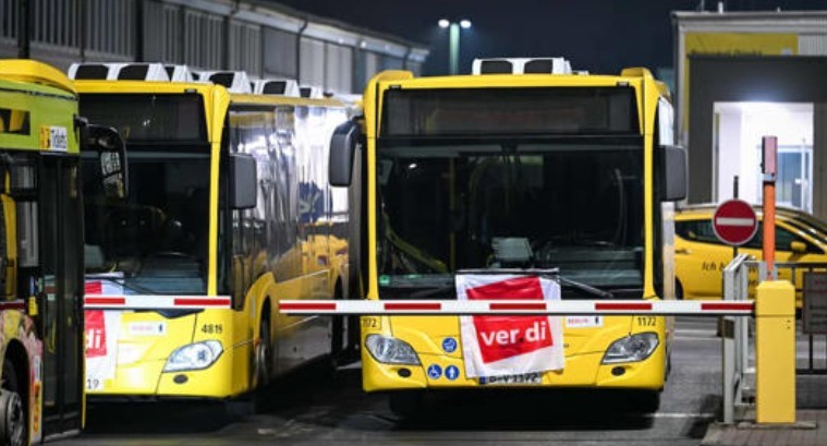 ШТРАЈКОТ ГИ ПАРАЛИЗИРА ГРАДОВИТЕ ВО ГЕРМАНИЈА! Десетици илјади работници во јавниот превоз на улиците