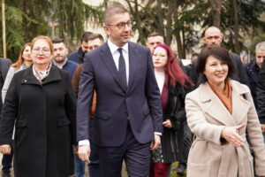 Потребни се законски измени за правосудниот испит да може да се полага на албански, вели премиерот