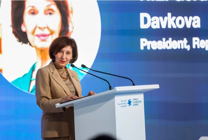 Вештачката интелигенција не треба да се забранува, туку мудро да се регулира, рече Сиљановска-Давкова од Дубаи