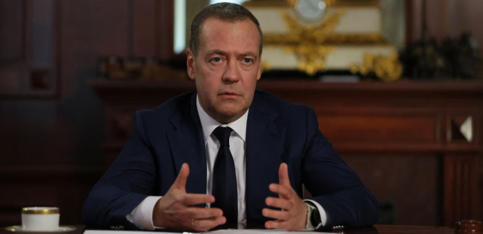 Медведев: Ситуацијата е многу опасна, не може да се исклучи глобален судир