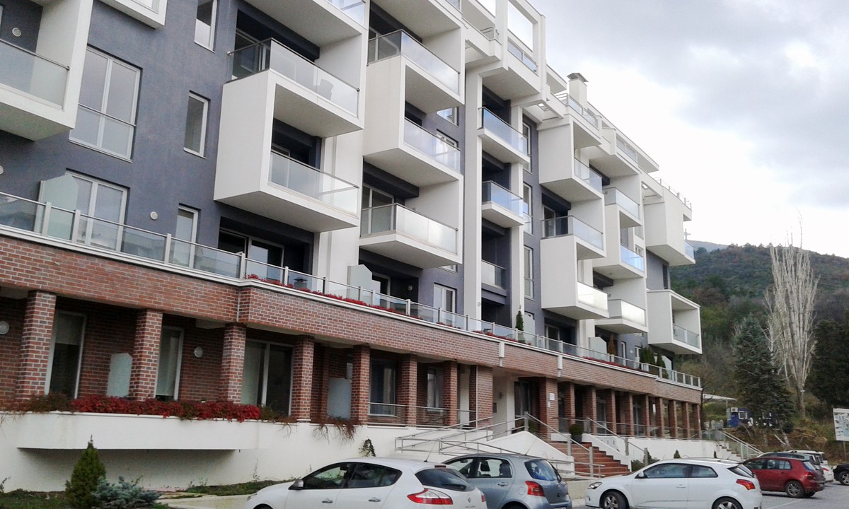 Три илјади евра за квадрат за стан, паркинг-место за дваесет илјади — цената на домување во Македонија излегува од контрола