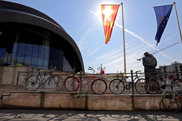 Сончево со мала локална облачност