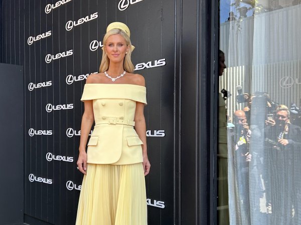 Победничка формула: Парчето што секој го сака оваа сезона и фармерки што нè прават послаби