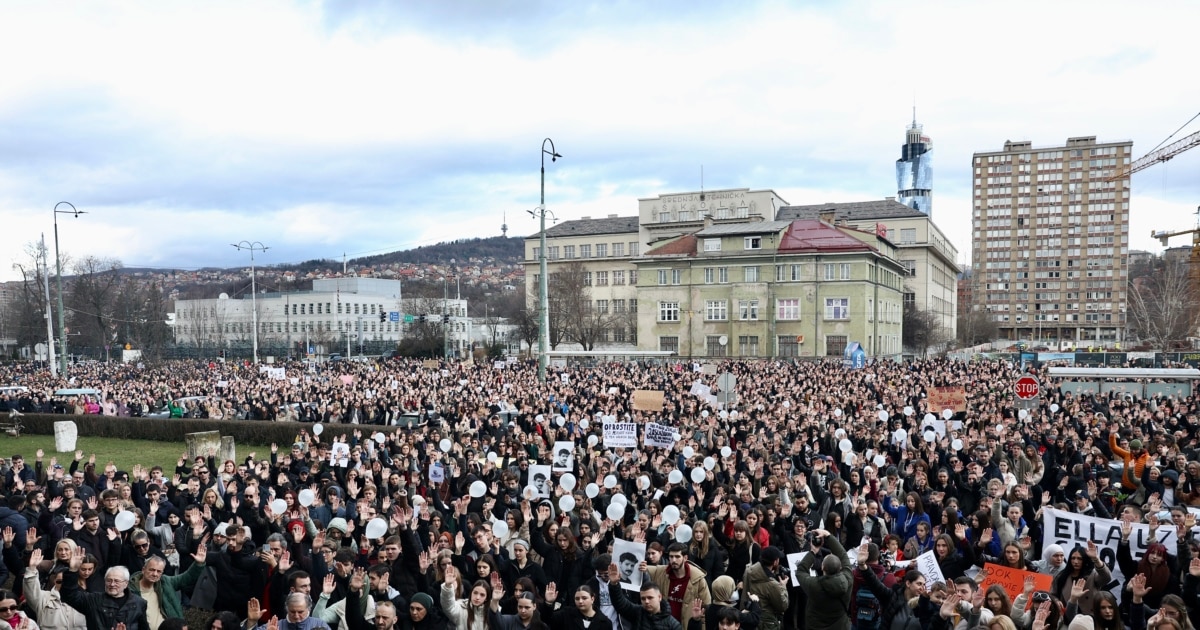Блокади во Сараево, демонстранти бараат одговорност за несреќата со трамвајот