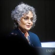 Арундати Рој „шокирана“ од изјавите на жирито за Газа, го напушта Берлинскиот филмски фестивал