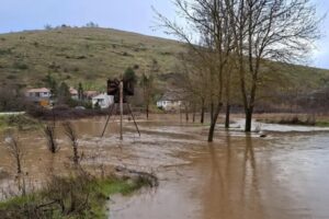 УХМР: Во изминатите девет часа најмногу дожд во Гевгелија, Штип и Попова Шапка, до крајот на денот се очекува висок водостој на Вардар, Црна и на Треска