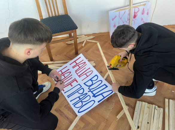 Младите од Блатец на протест: Ќе го блокираат патот Виница – Берово поради хидроцентралата