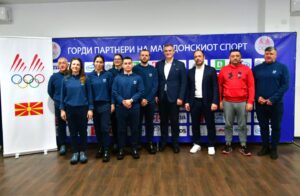 Атанасовска и Јада македонски знаменосци на отворањето на Зимиските олимписки игри