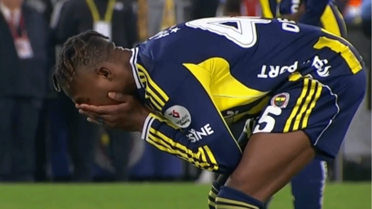 Драма над драмите, Фенер плачеа од радост во 95-та, па од тага во 101-ва минута (Видео)