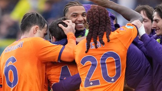 Фиорентина го изненади Комо за три важни бода во борбата за опстанок (ВИДЕО)