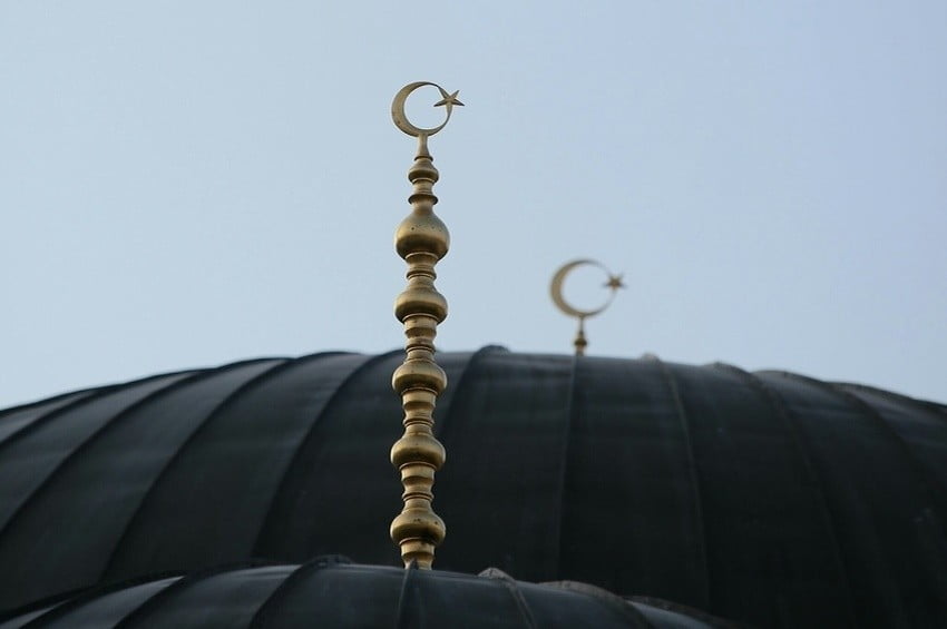 Муслиманските верници го започнаа Рамазан