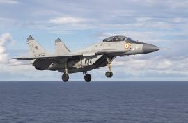 Велика Британија го блокира користењето на воздухопловните бази, Трамп вели дека ќе бидат потребни за напади врз Иран