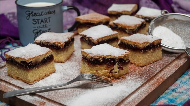 РЕЦЕПТ НА ДЕНОТ: Бисквитен колач со џем