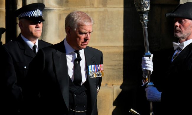 КРАЛОТ ЧАРЛС ВЕТИ СОРАБОТКА ВО ИСТРАГАТА ПО АПСЕЊЕТО НА БРАТ МУ ЕНДРЈУ, ВО ПОЛИЦИЈА БИЛ ПРИЈАВЕН ОД АНТИМОНАРХИСТИЧКА ГРУПА