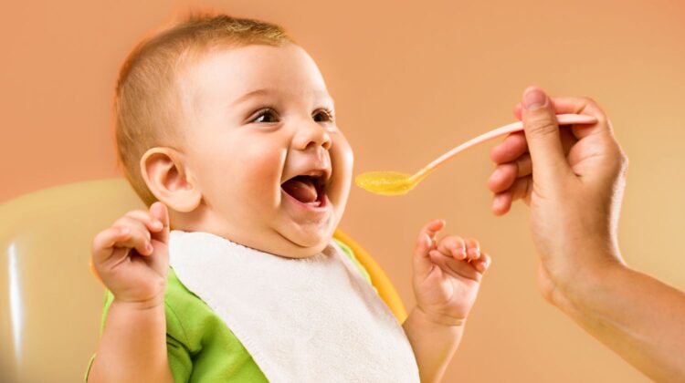 Кои билки и зачини безбедно може да ги внесете во исхраната на бебето