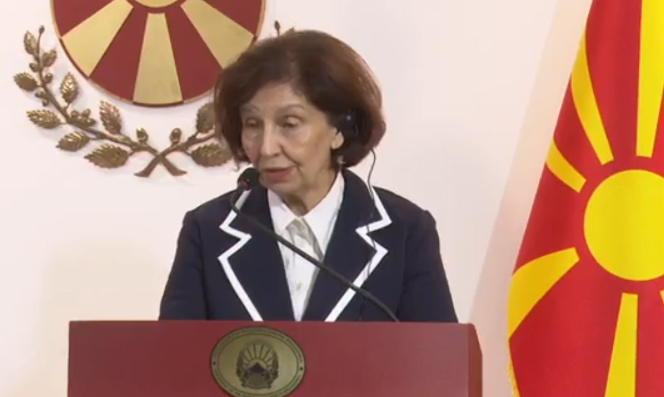 Прашање во Давкова за одлучувањето на Уставниот суд за законот за јазици – еве што одговори претседателката