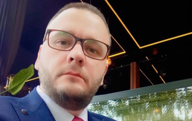 Ченто револтиран: Груби во куќен притвор, а јас 28 месеци во притвор