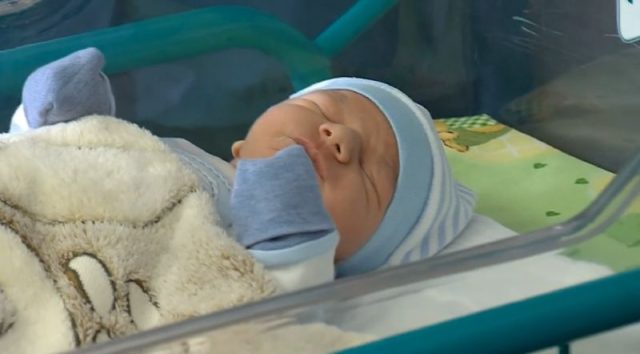 Над 306.000 деца се родени во Косово за 13 години; 71 од мајките биле над 66 години