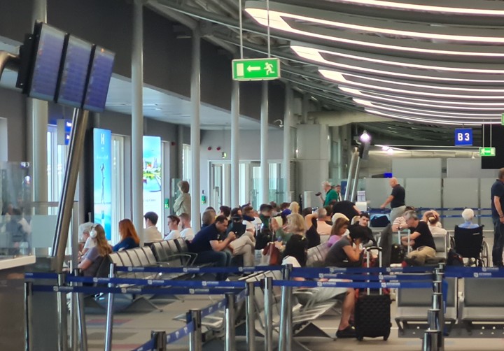 ШПАНИЈА САКА ДА ПРИМИ ОКОЛУ 500.000 МИГРАНТИ, БРИСЕЛ СО ОСТРИ КРИТИКИ