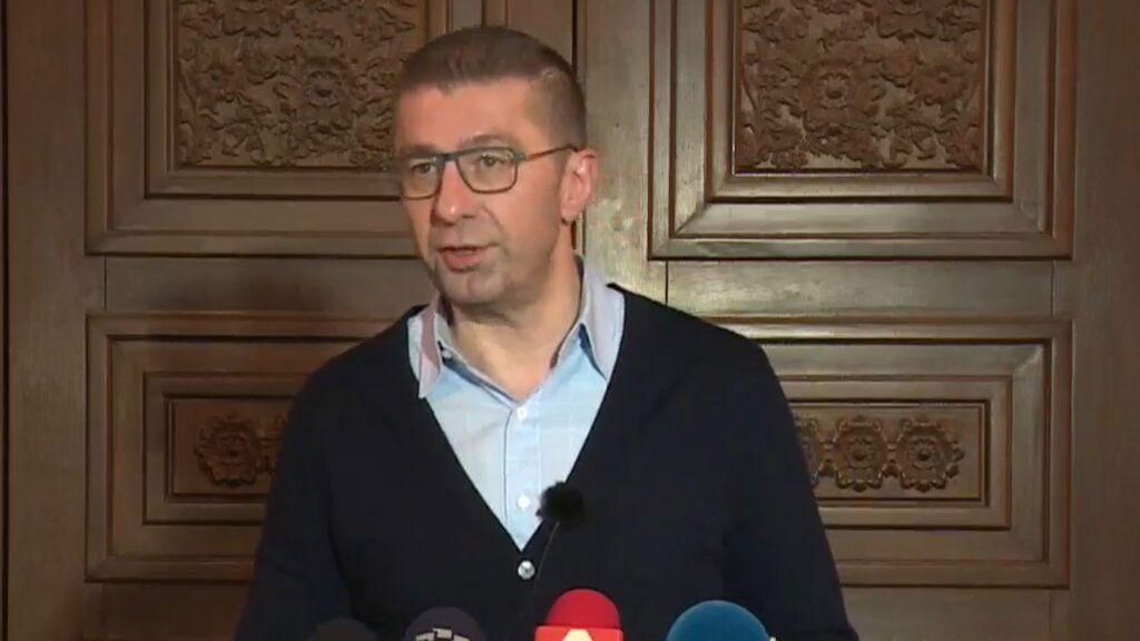 Мицкоски ги отстрани потпретседателите по моделот на Вучиќ и постави свои послушници во ВМРО-ДПМНЕ – реагира СДСМ