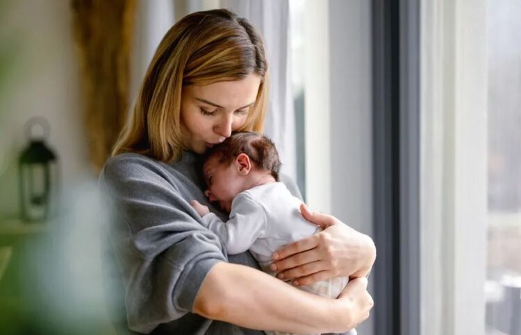 Европјанките стануваат мајки сè подоцна: Прво дете најчесто раѓаат околу 30. година