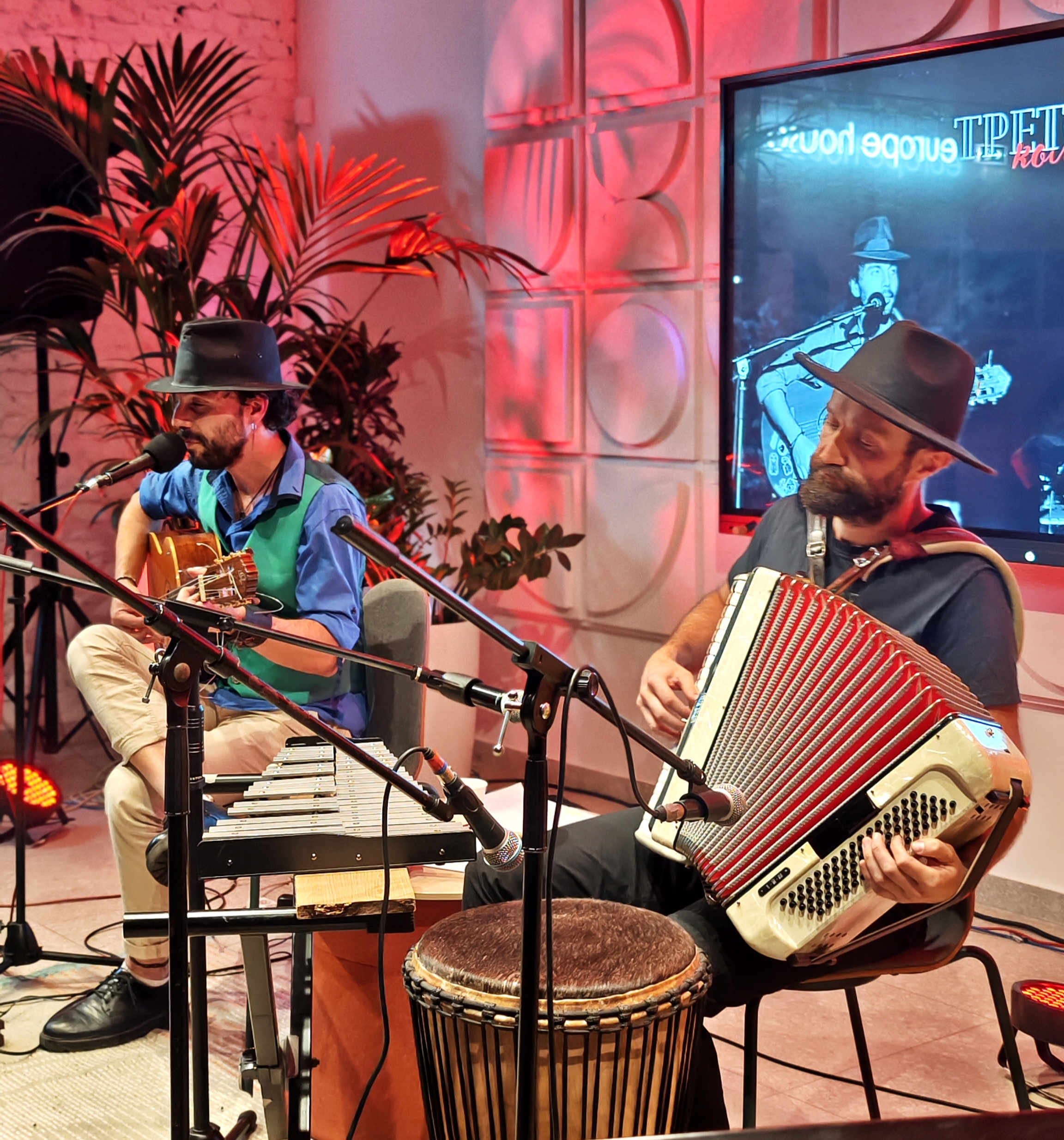 ОБЈАВЕН ДЕБИ АЛБУМОТ НА ТРЕТО КОЛЕНО