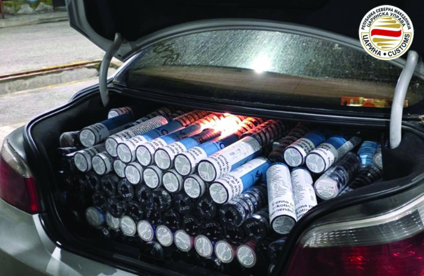 При влез во земјава запленети 4 800 пакувања никотински кесички, едно лице е приведено